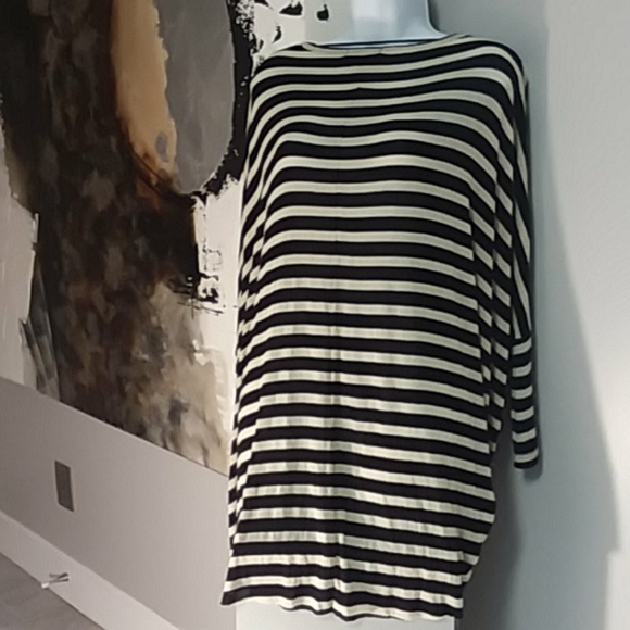 Cotton On: Oversized Top, Size Small - Picture 4 of 8